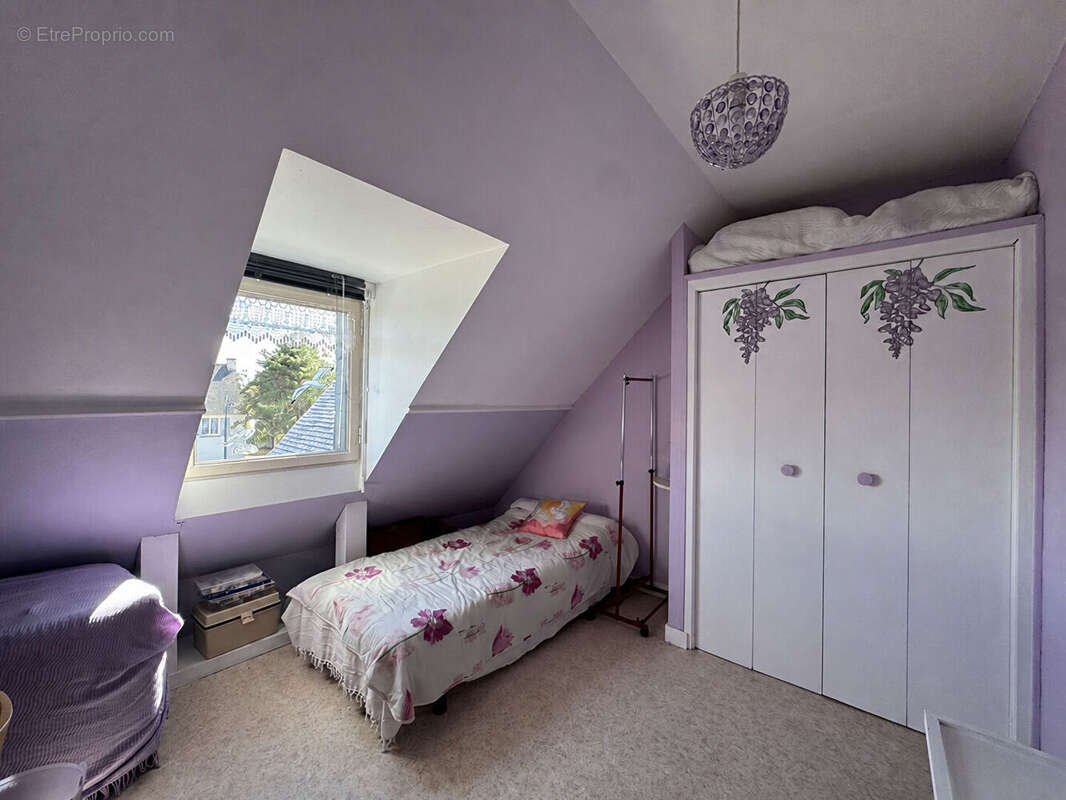 Maison familiale de 247 m² à vendre à Roz-sur-Couesnon - 7 chambres - Terrain de 2 000 m² - Proche bourg et commerces - photo 13