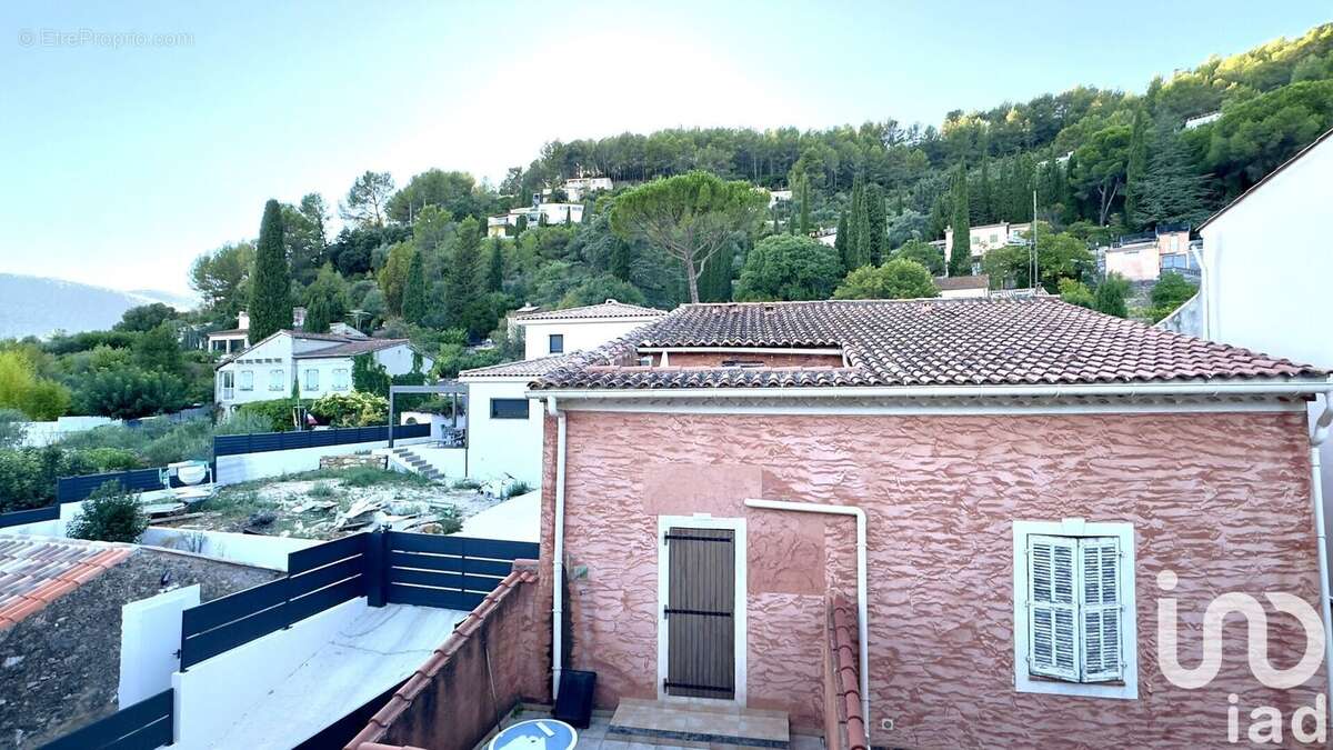 Photo 9 - Appartement à SOLLIES-TOUCAS