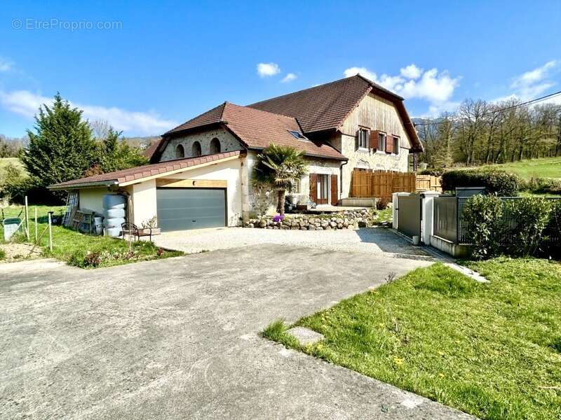 Maison à ALBY-SUR-CHERAN