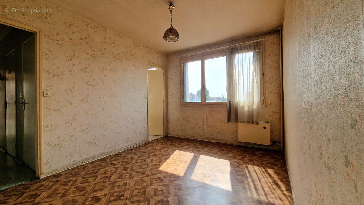 Appartement à SAINT-JULIEN-LES-VILLAS