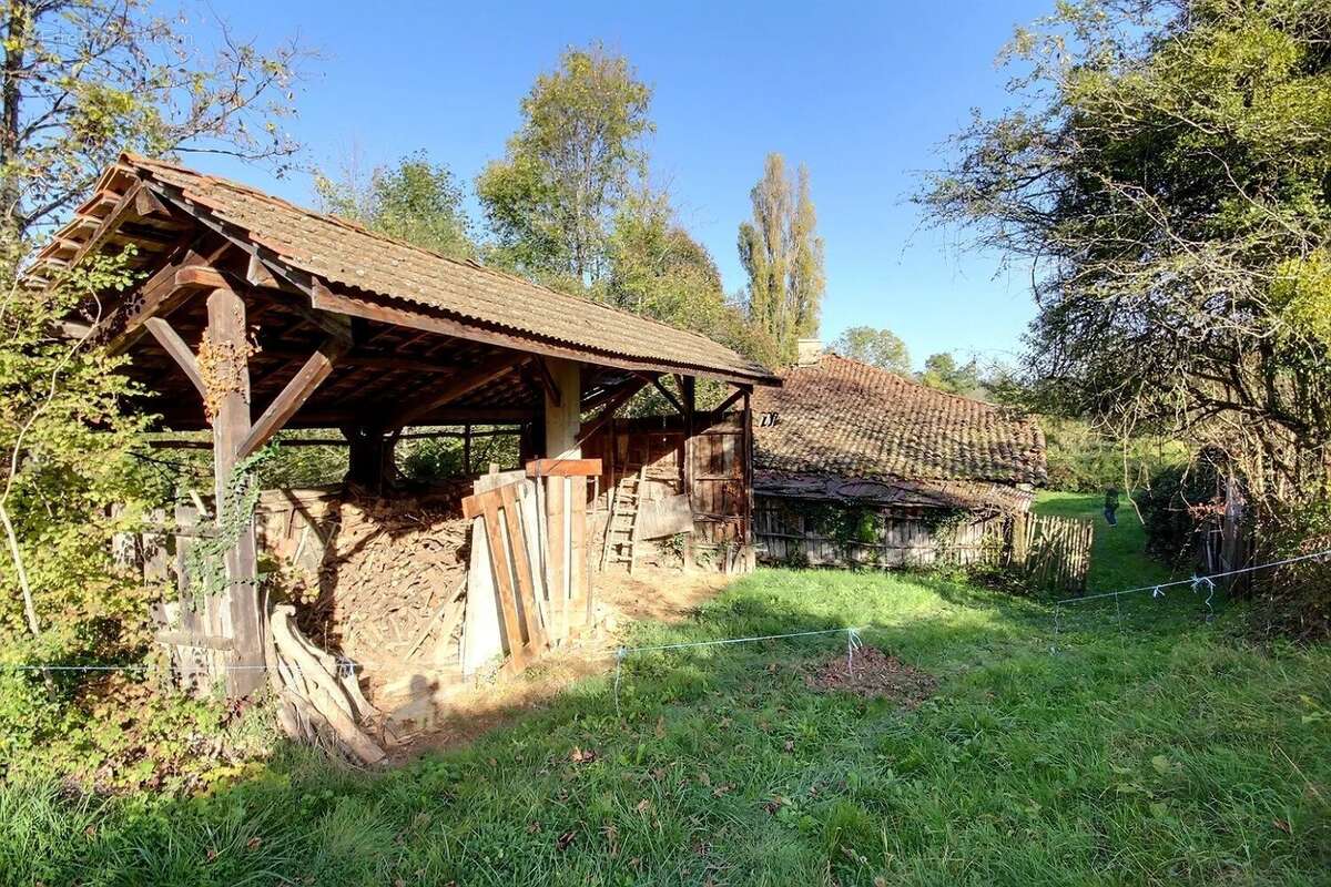 Maison à CHEVRIERES