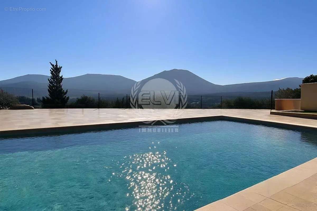 Maison à PLAN-DE-LA-TOUR