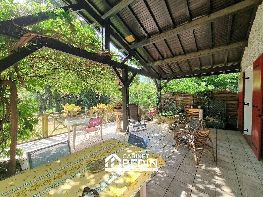 Maison 230 m² à Cabanac-Et-Villagrains  - photo 3