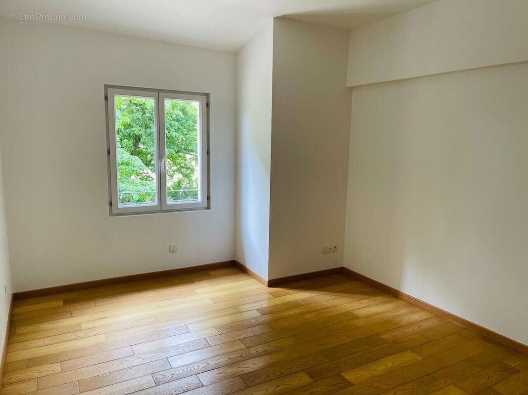 Maison à SAINT-DONAT-SUR-L&#039;HERBASSE