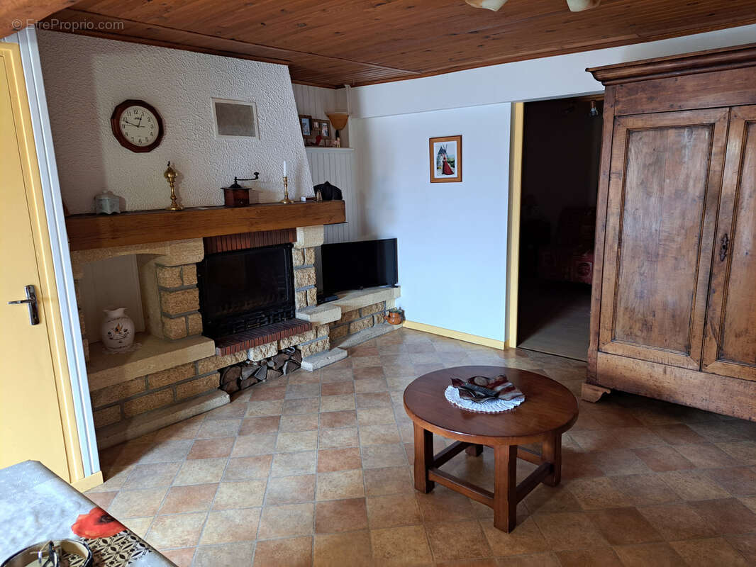 Maison avec vue dégagée et exposition plein SUD, potager et garage non attenants - photo 4