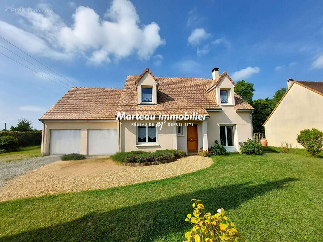 Maison à YVRE-L'EVEQUE
