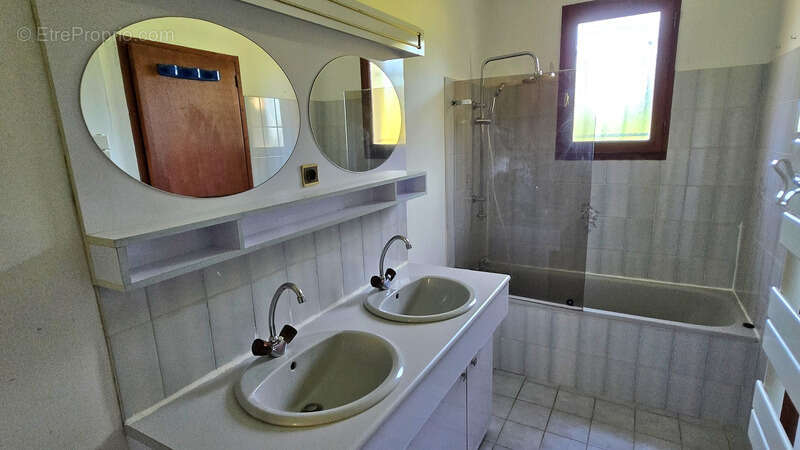 Maison à SAINT-JOUVENT