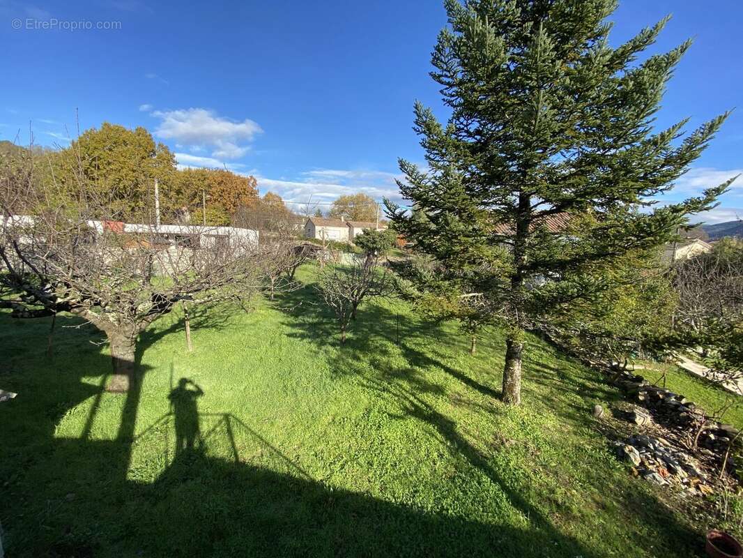 Terrain 724 m² à Saint-Privat  - photo 9