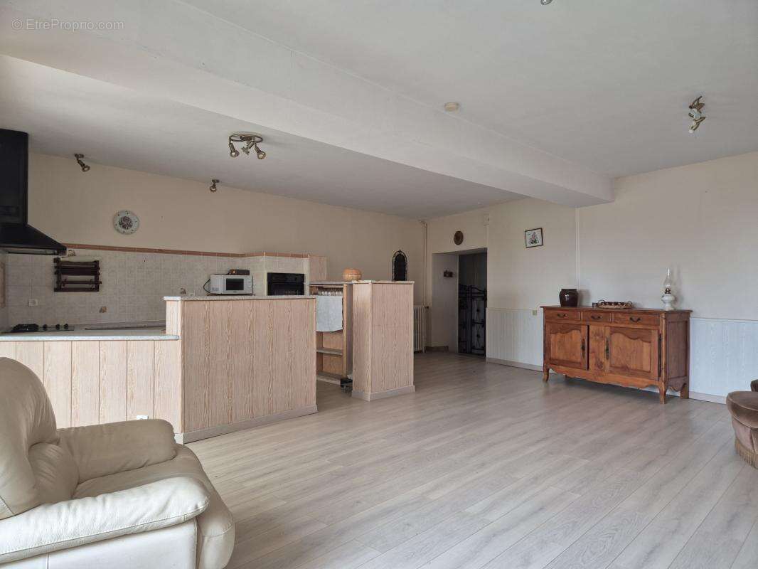 Maison à SAINT-AMANT-DE-BOIXE