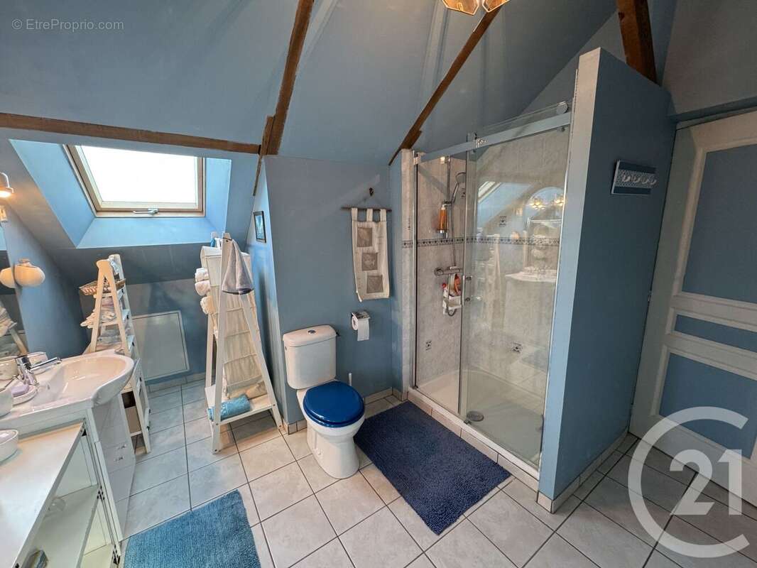 Maison à MAILLY-LE-CHATEAU