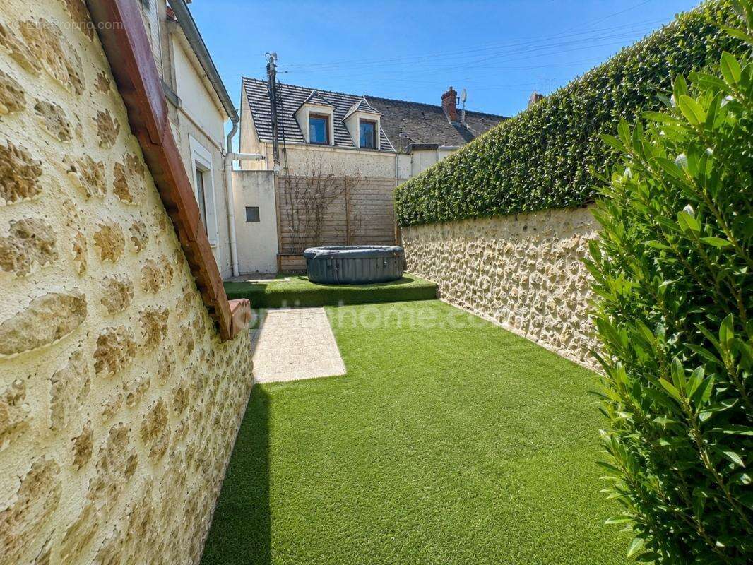 Maison de caractère 138m2 avec dépendance et double garage - photo 4