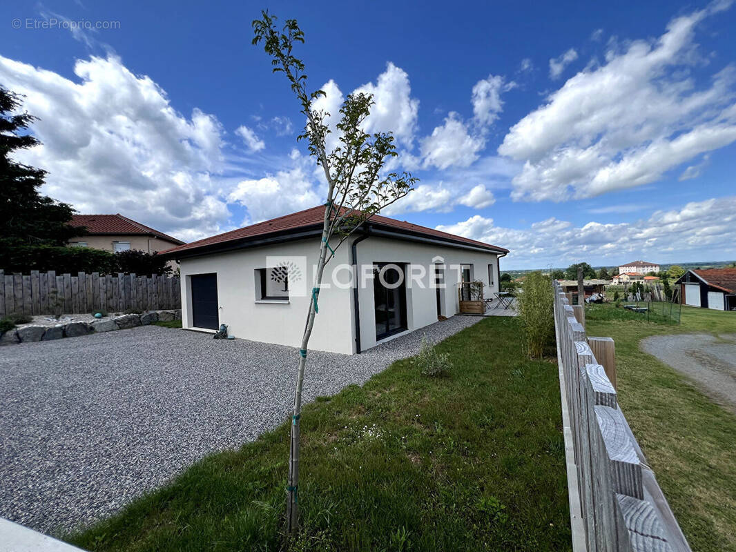 Maison à AMBIERLE
