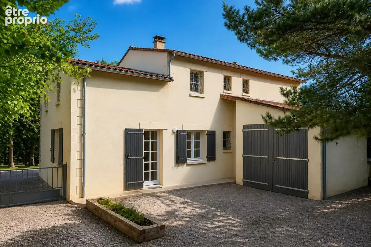Maison de 9 pièces de 183 m² à Linars - photo 20