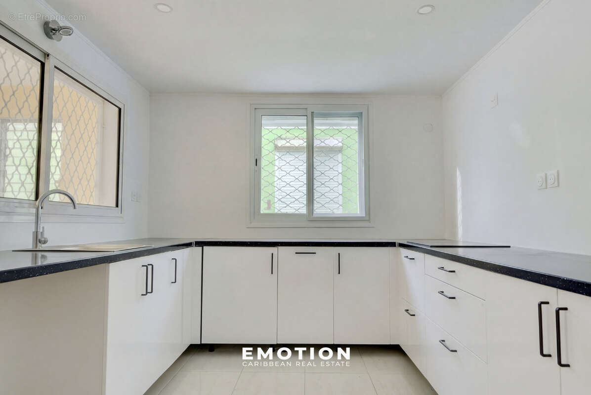 Maison à CAPESTERRE-BELLE-EAU