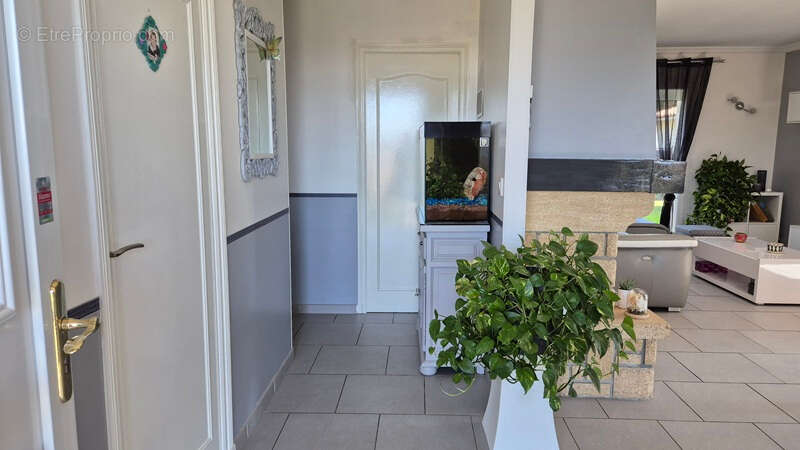 Maison à PORT-SAINTE-MARIE