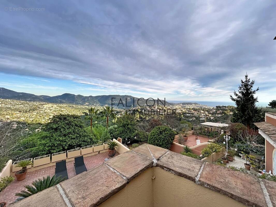 Appartement à FALICON