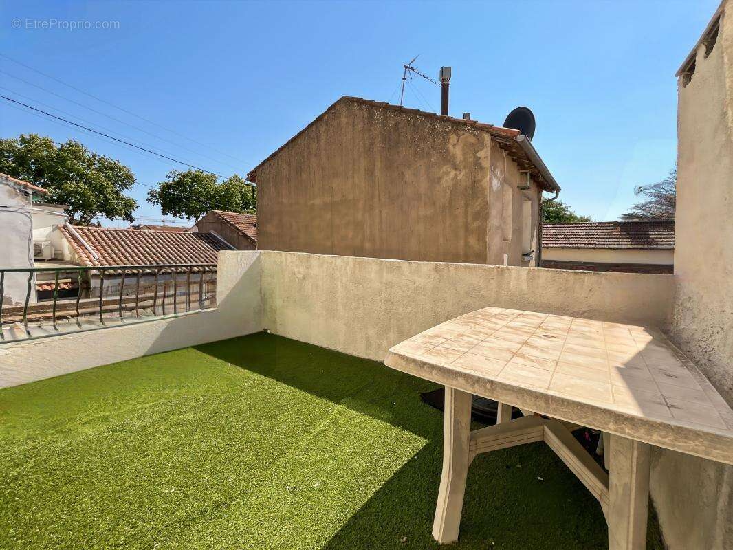 Maison de ville avec grande cour et stockage– Proche médiathèque de Béziers - photo 10
