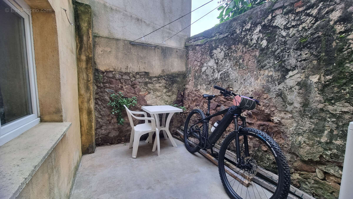 Appartement à LA CRAU