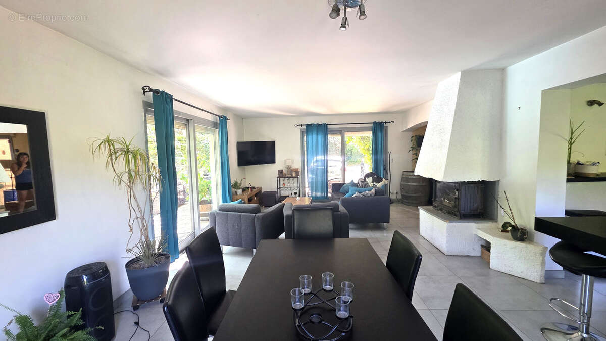 Maison 5 chambres sur une parcelle de 3218m2 - photo 9