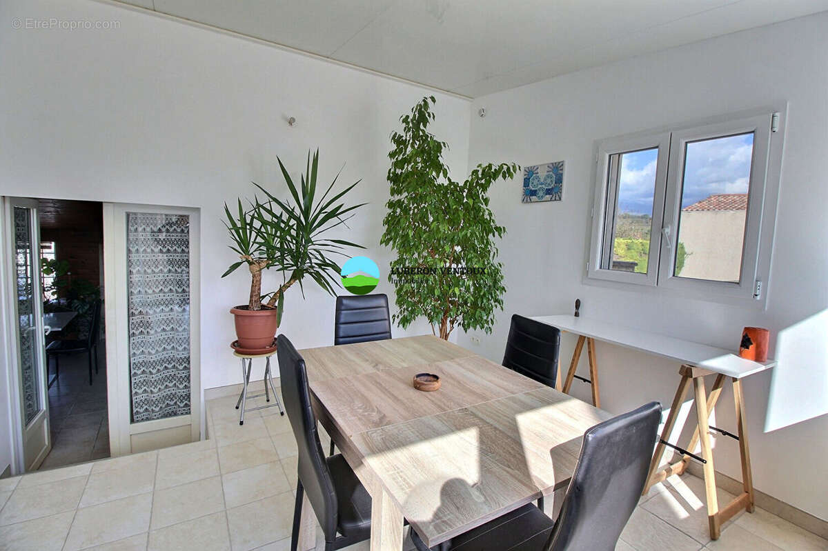 Charmante villa provençale avec grand terrain et piscine à Modène - photo 10