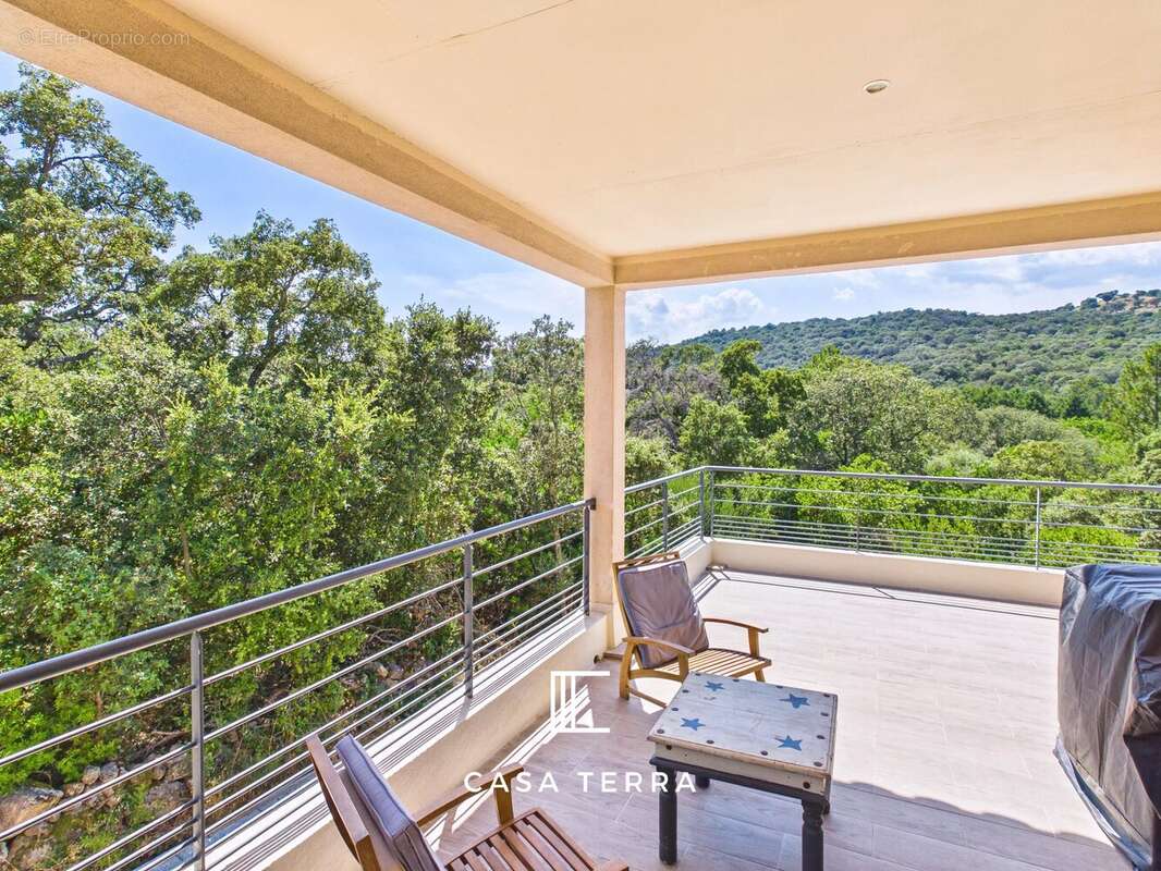 LENZA - Villa composée de 3 logements, vue collines / Pinarello - photo 10