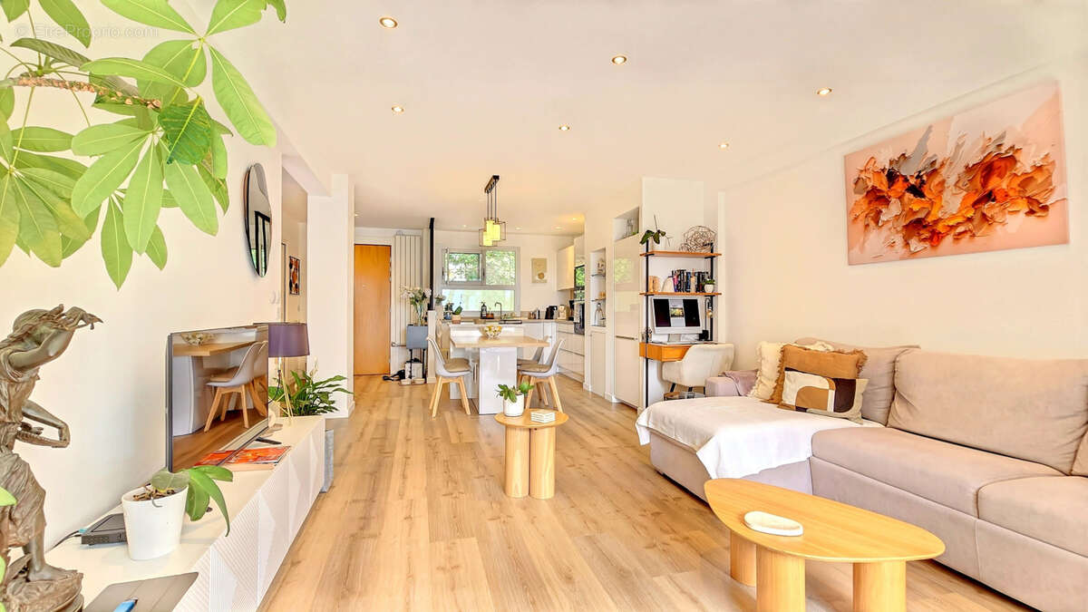 LE CANNET Europe à vendre appartement 2 pièces de 63 m2 avec terrasse, au calme absolu, parking et cave - photo 3