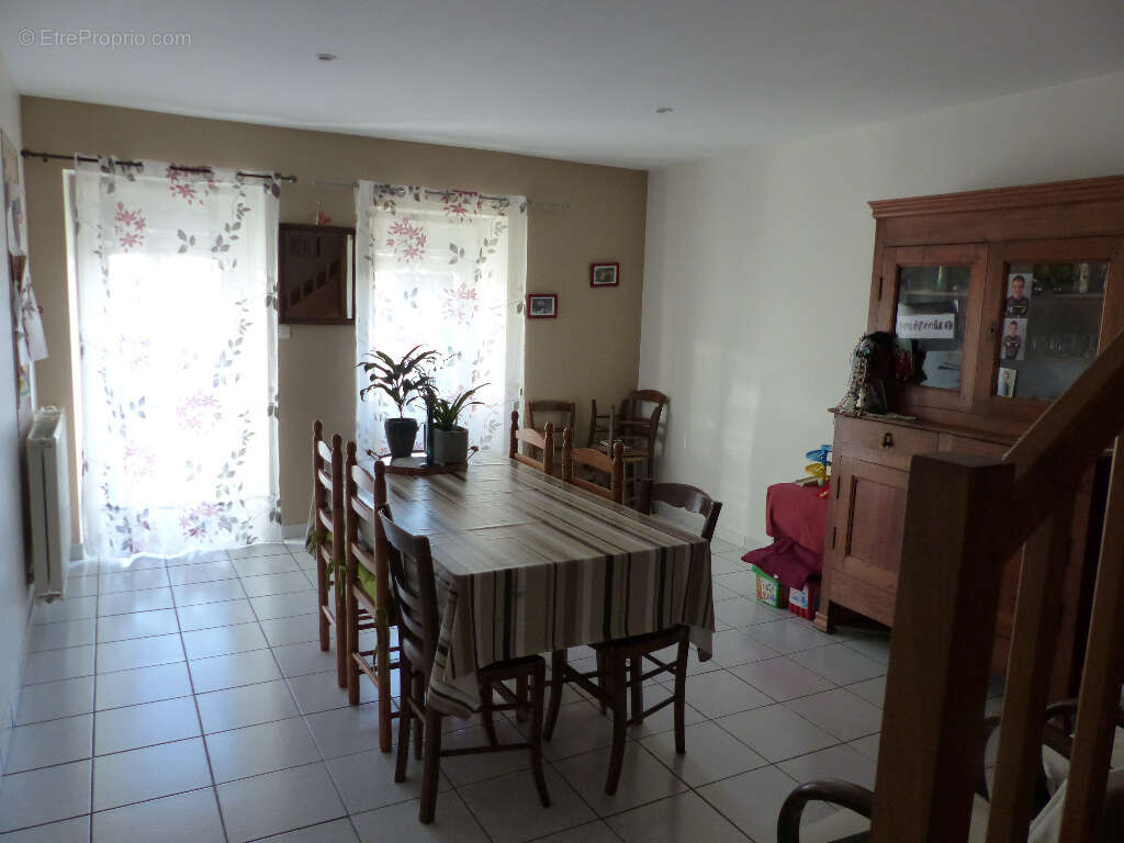 Maison à LA ROCHE-BLANCHE