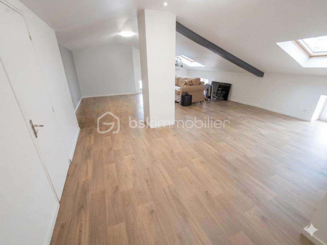 Demeure de Caractère en pierre (218 m²) – DPE B – Prestations Haut de Gamme & Dépendance - photo 15