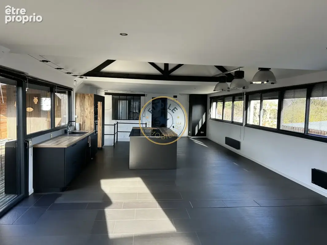 LOFT avec grande terrasse et double garage. - photo 5