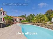 Maison à SAINT-HILAIRE-DE-CHALEONS