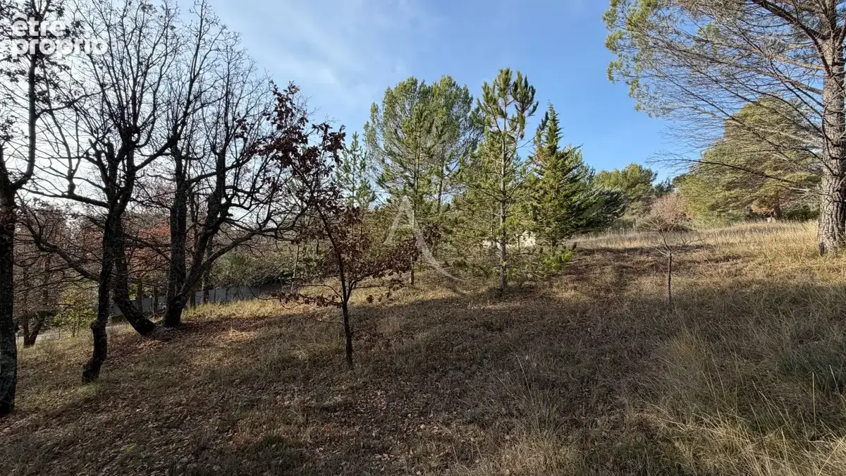 Terrain constructible de 1300m2 a pierrevert - photo 6