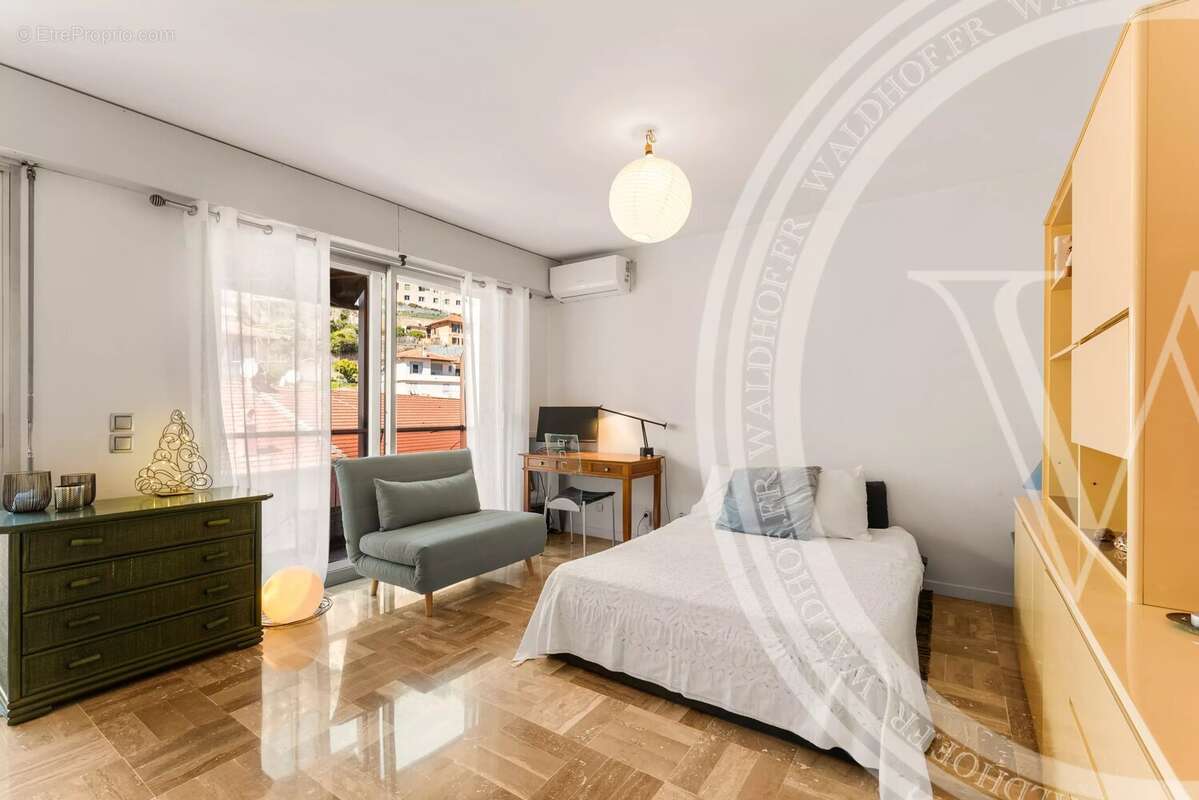 Appartement à ROQUEBRUNE-CAP-MARTIN