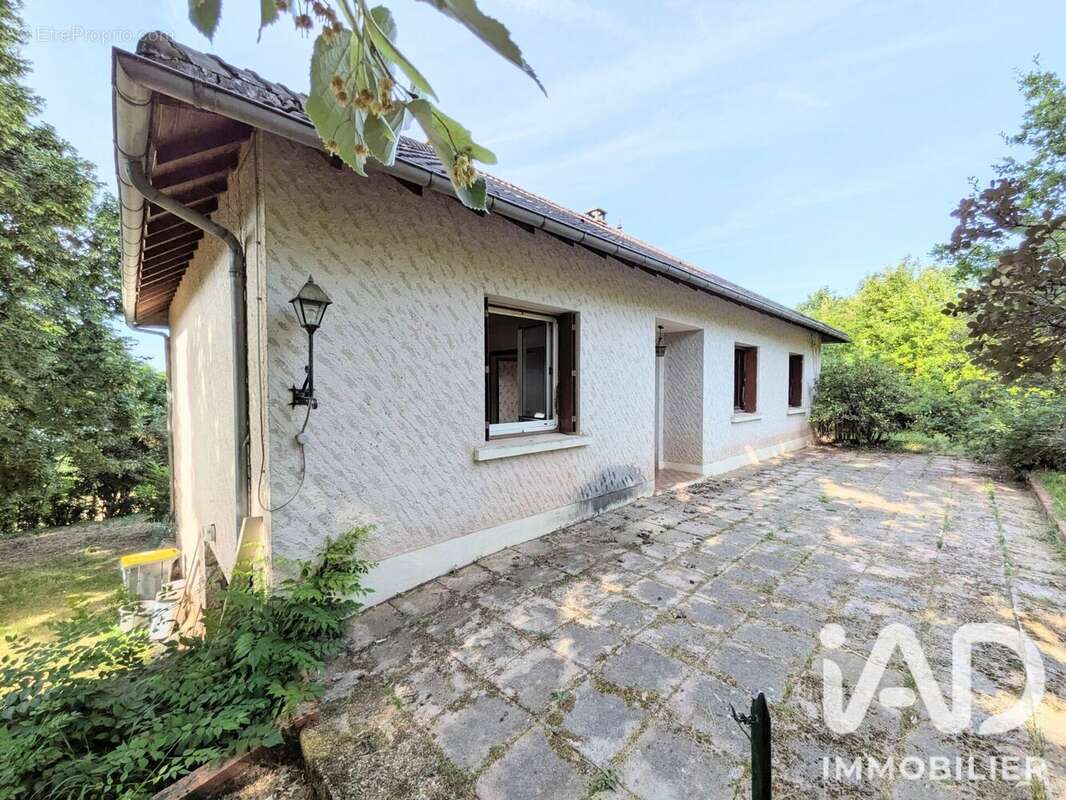 Maison 100 m² à Collonges-La-Rouge  - photo 2