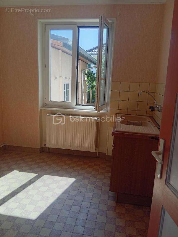 Immeuble avec garage Double potentiel habitation ou investissement - photo 5