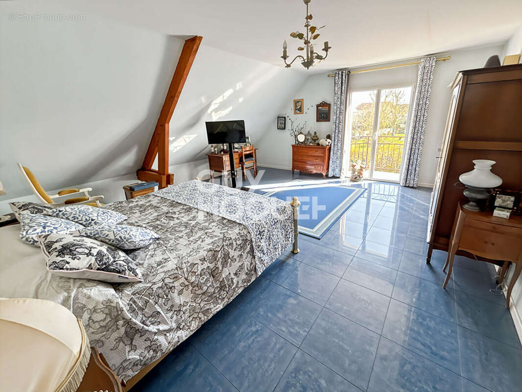 Maison à FONTENAY-TRESIGNY