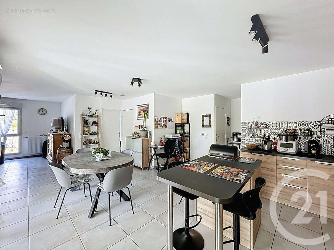 Appartement à SEREZIN-DU-RHONE