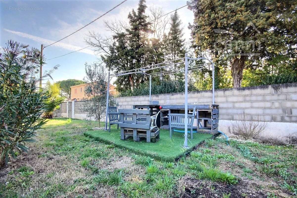 Maison à MONTELIMAR