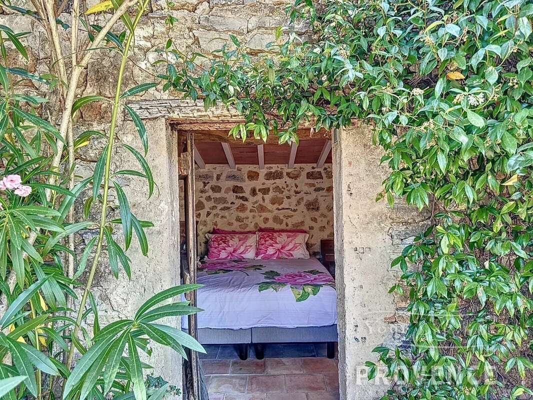 Exceptionnelle Bastide en pierres proche de Lorgues - photo 18