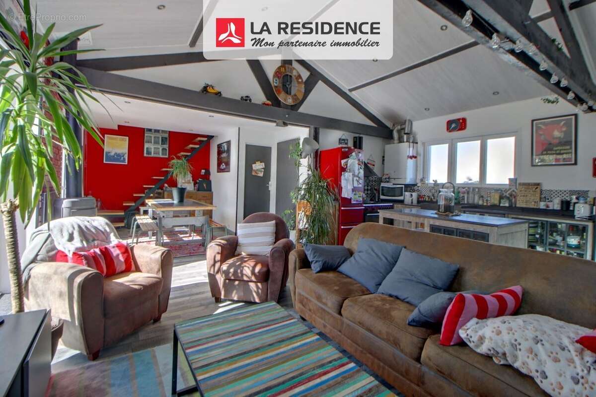 Maison à LES CLAYES-SOUS-BOIS