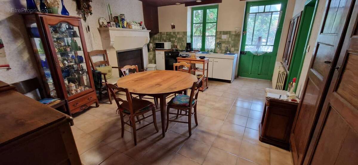 Maison de caractère avec grande grange/garage et plus de 1600m2 de terrain attenant - photo 59