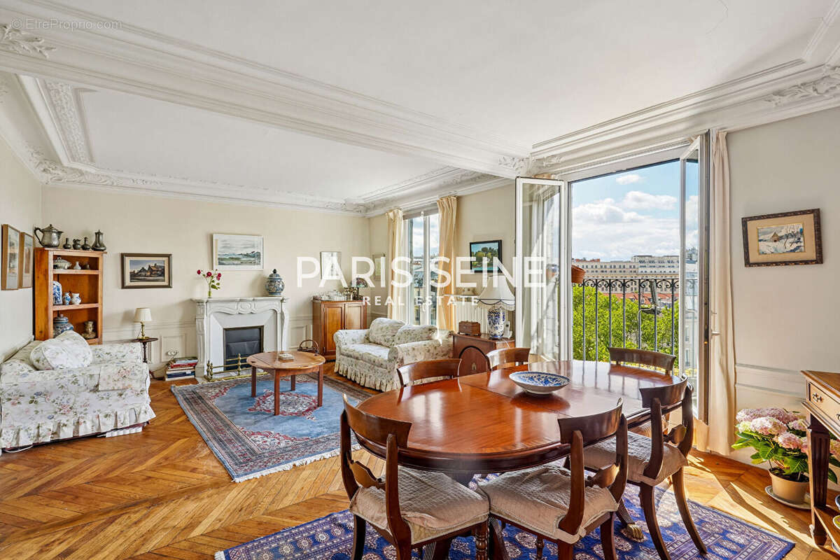 Appartement à PARIS-7E