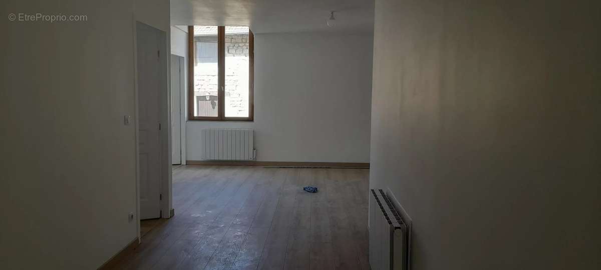 Maison à BAZINCOURT-SUR-SAULX