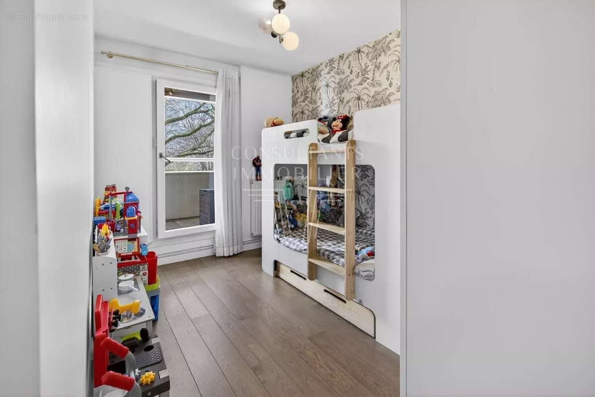 Appartement à LEVALLOIS-PERRET