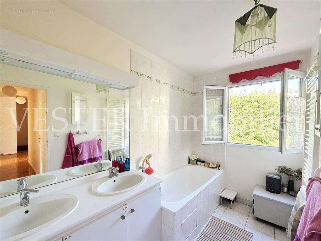 Maison à CARRIERES-SUR-SEINE