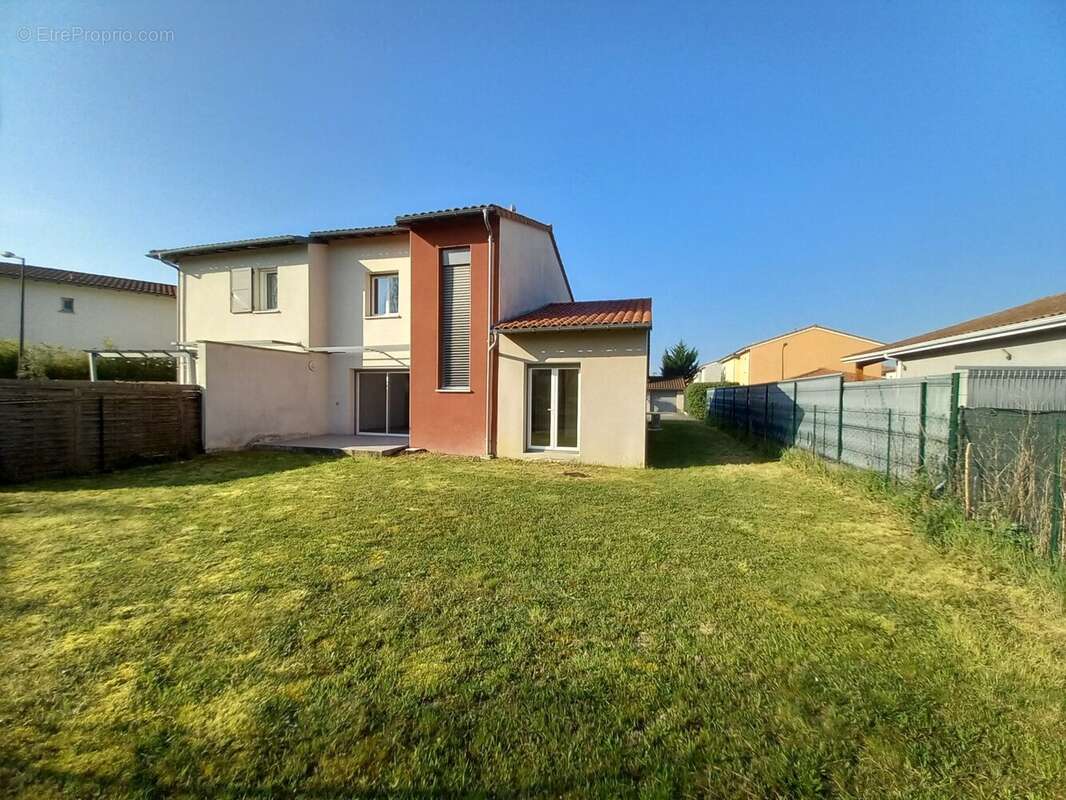 Maison à BRUGUIERES