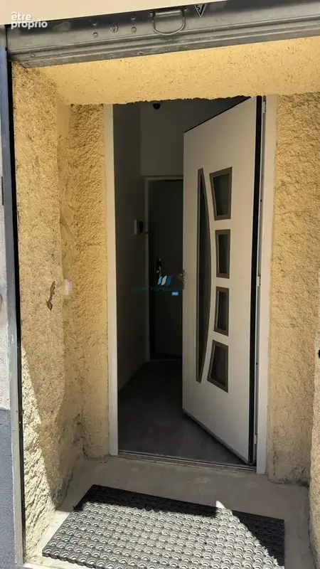 Cuges-les-pins centre   local commercial + appartement duplex   103 m2 - photo 11