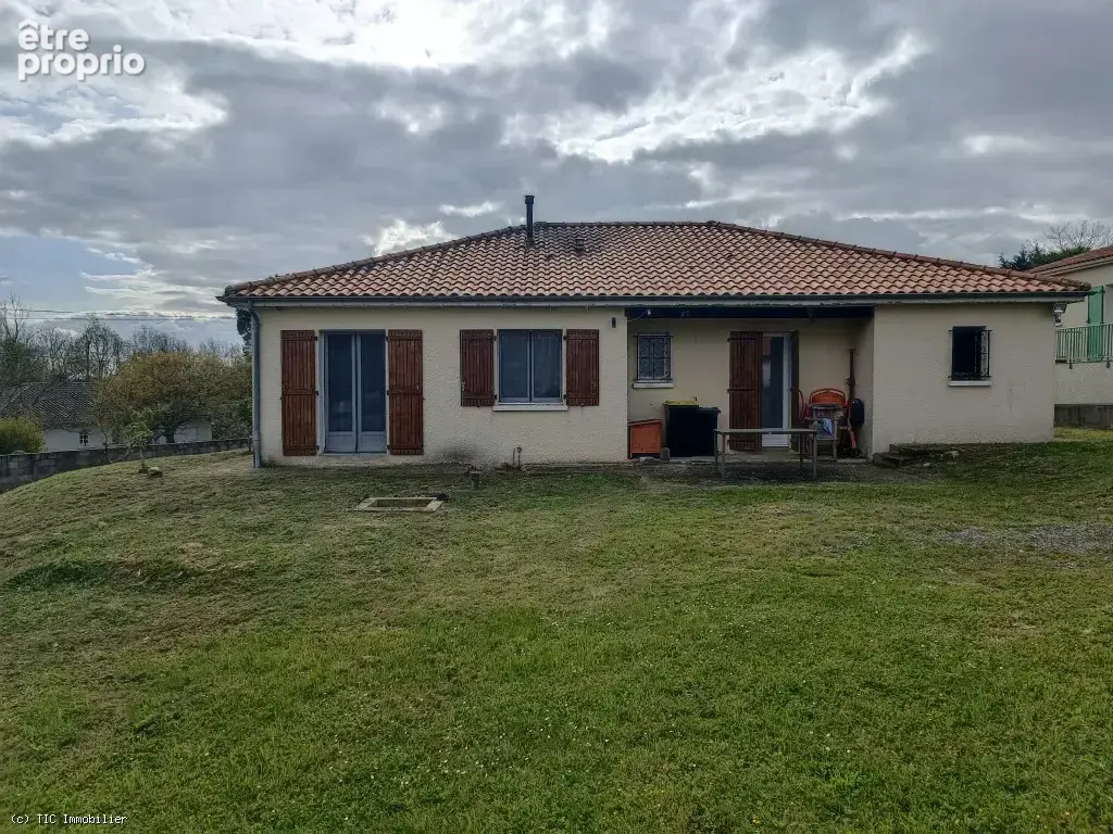 Maison de Plain-Pied Rénovée avec Jardin et Garage - Proche de Mansle - photo 2