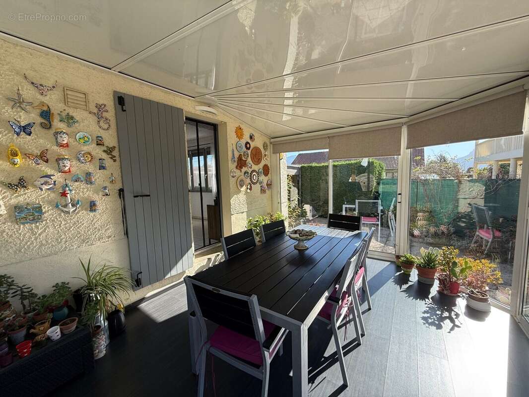 Maison à CHARNECLES