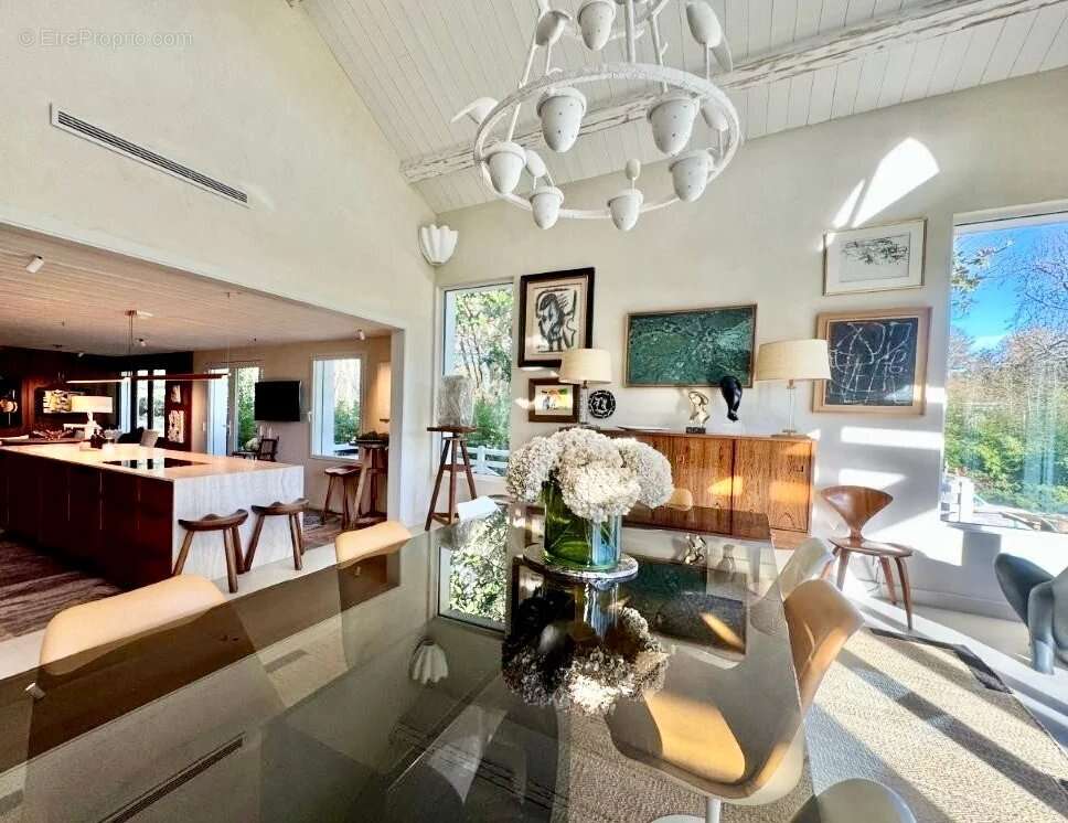 Maison à SAINT-NOM-LA-BRETECHE