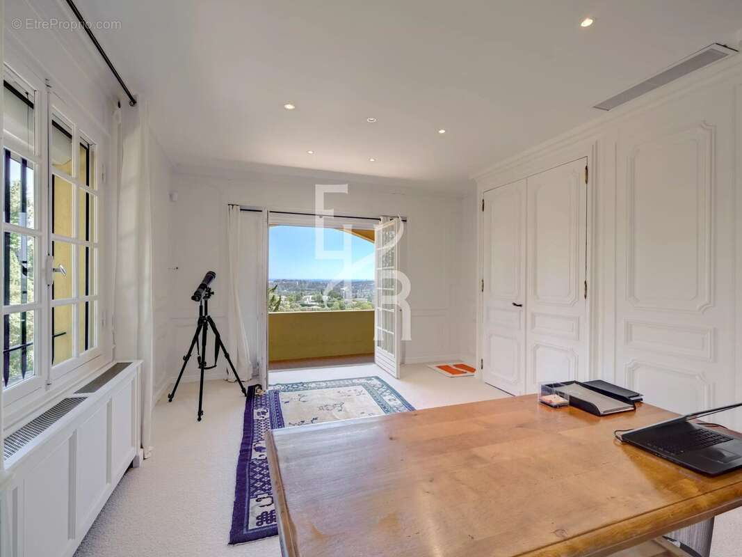 Maison à MOUGINS